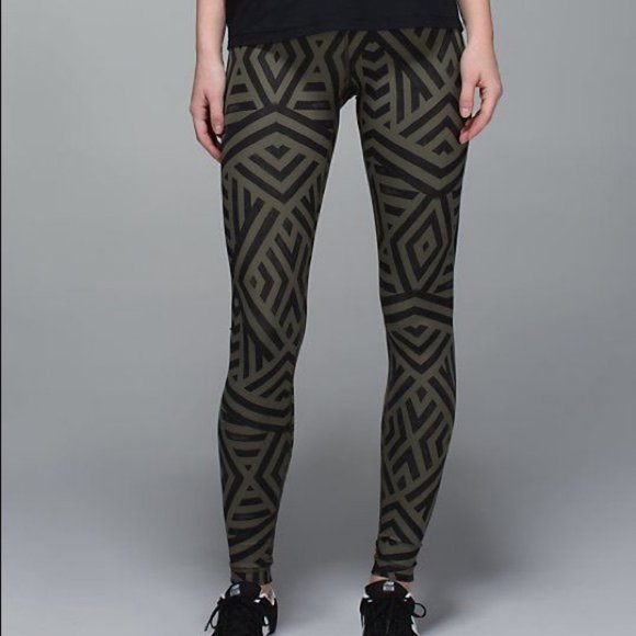 Lululemon Leggings chevron shuffle fatigue green + black - Picture 3 of 7
